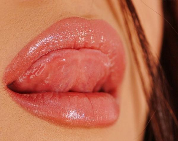 Lips (53 pics)