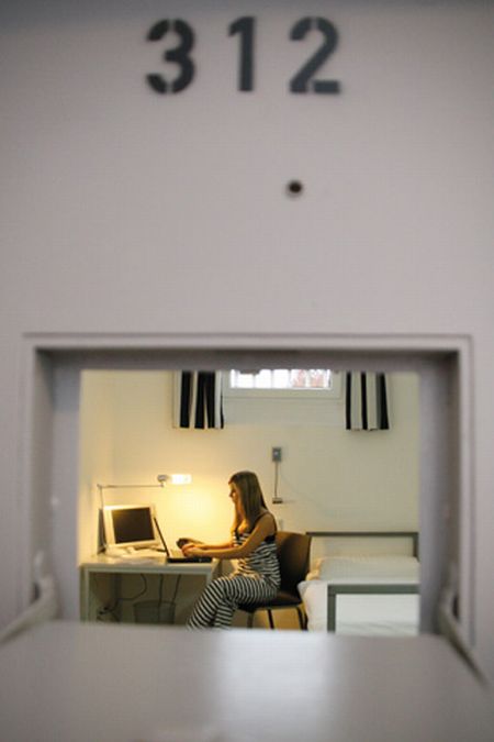 عکس: هتل آلکاتراز: تجربه زندان در یک هتل شیک!