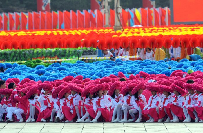 China celebrates 60 years (شصتمین جشن سالگرد روزملی چین)