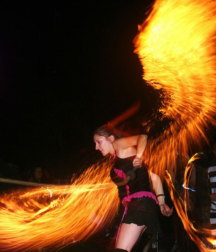 Fire  Dancing (18 pics)