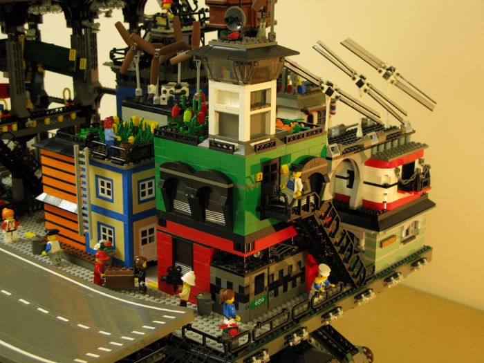 Lego Crawler Town (15 pics)