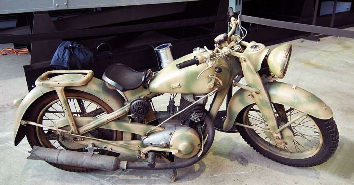 The Motorcycles of WWII (16 pics)