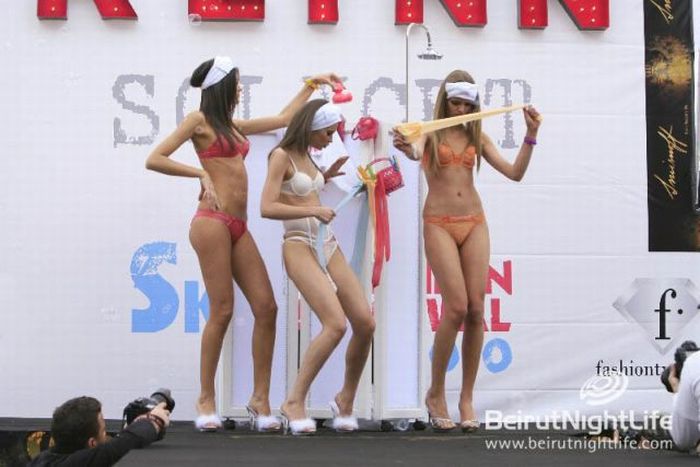 Chicas en Bikini  del Ski and Fashion Festival