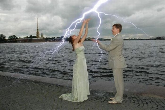 Stupid Photoshopped Wedding Photos (21 pics)