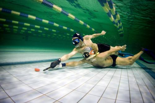 Underwater Sports (16 pics)