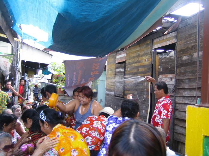 su festivali taylan, su festivali resimleri, Tayland su festivali, tayland festivali, songkran festivali su savaşı,  su savaşı resimleri, Songkran Festivali 2010