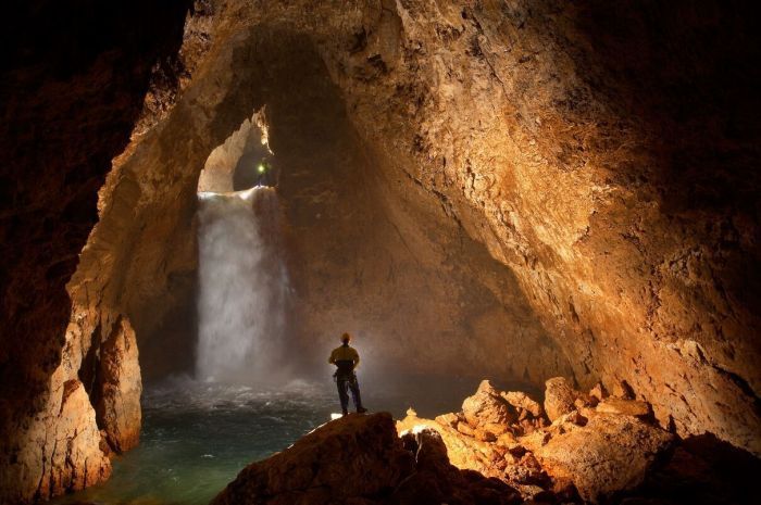 Beautiful Caves (13 pics)