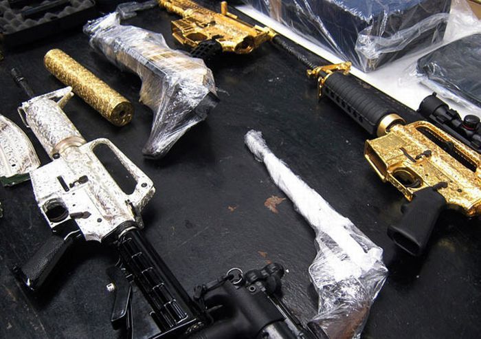Drug Lord's Diamond-Studded Guns (9 pics)