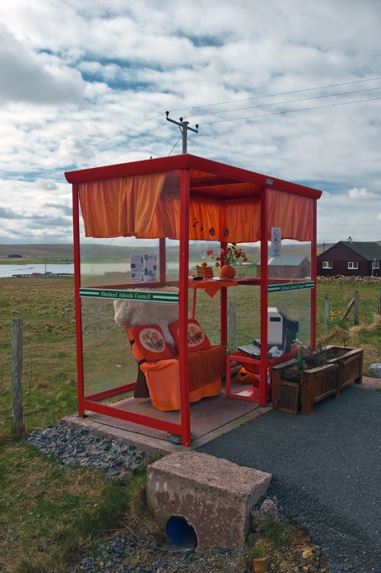 The Most Comfortable Bus Stop in the UK (7 pics)
