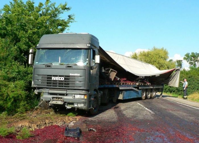 Truck Full of Cherries Accident (12 pics)