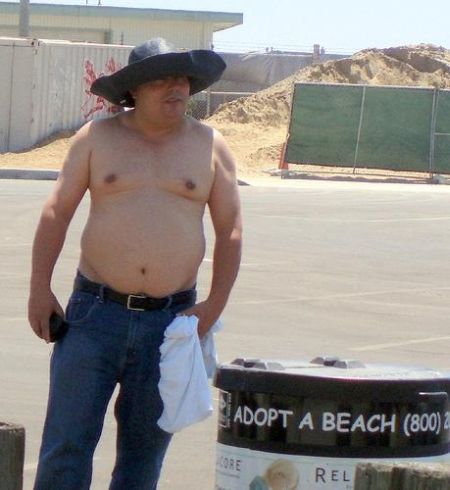 Funny and Strange People of American Beaches (46 pics)