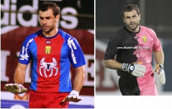 Pablo Aurrecochea, a Goalkeeper in Funny Kits (9 pics)