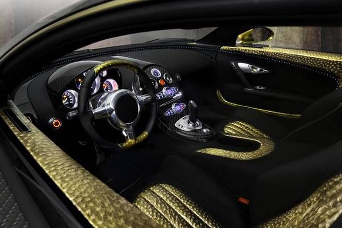 Bugatti Veyron in Gold (17 pics)