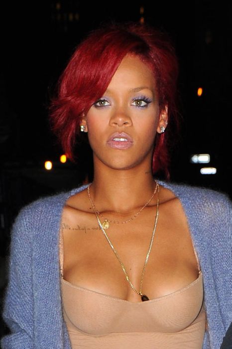 Rihanna on 'What’s My Name' music video set in Tribeca, October 27 (18 pics)