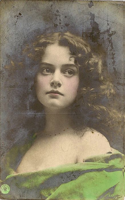 Beautiful Women of the Past (105 pics)