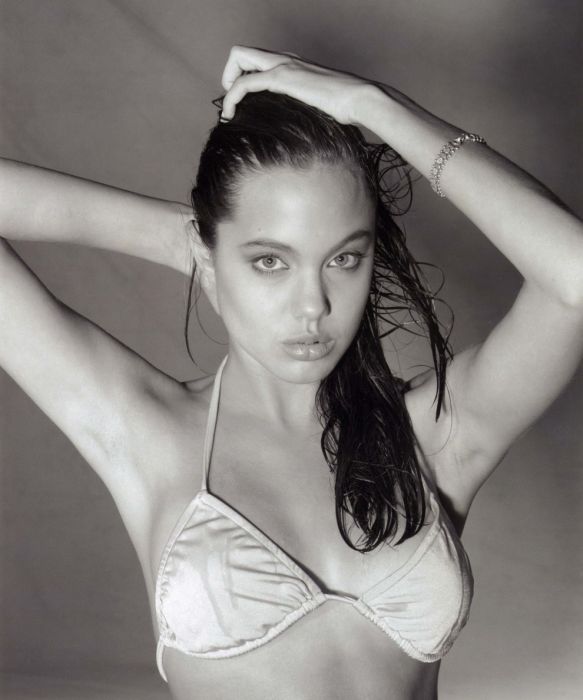 Angelina Jolie 1994. Angelina Jolie In 1994 (17