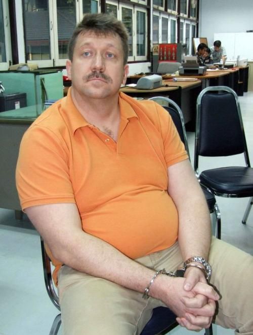 How to Lose 60 pounds (30 kg) in Bangkok Jail (5 pics)