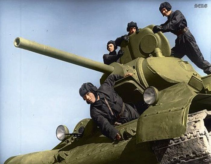 World War II in Color (77 pics)