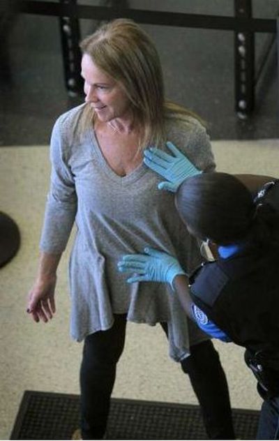 TSA Sexy Maneuvers (25 pics)