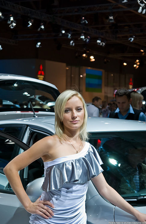 Chicas del Moscow International Automobile Show