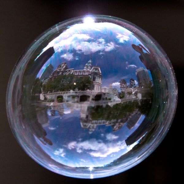 Famous Landmarks in Bubbles (10 pics)