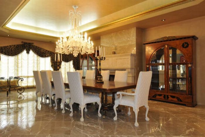 50 Cent Sells His House (15 pics)