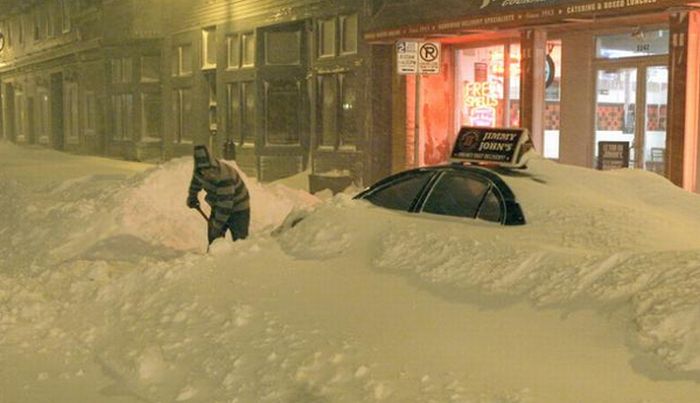 Most Amazing Pictures Of The Blizzaster Of 2011 (42 pics)
