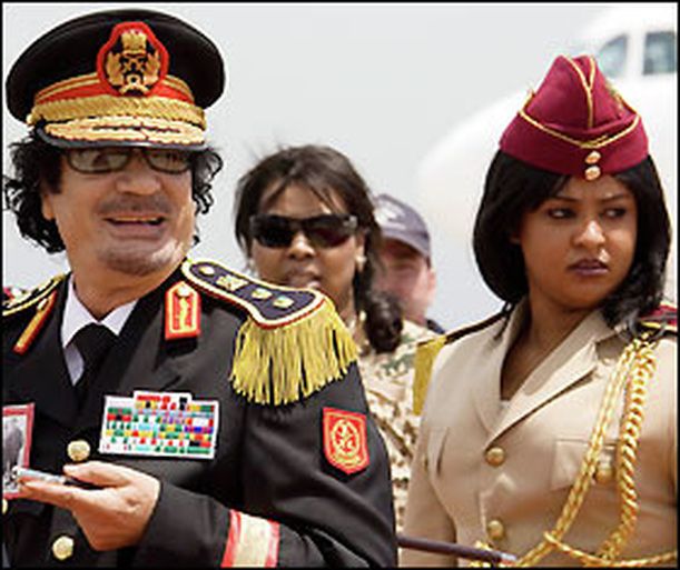Ternyata Pengawal Khadafi Semuanya Wanita 7wolu.blogspot.com