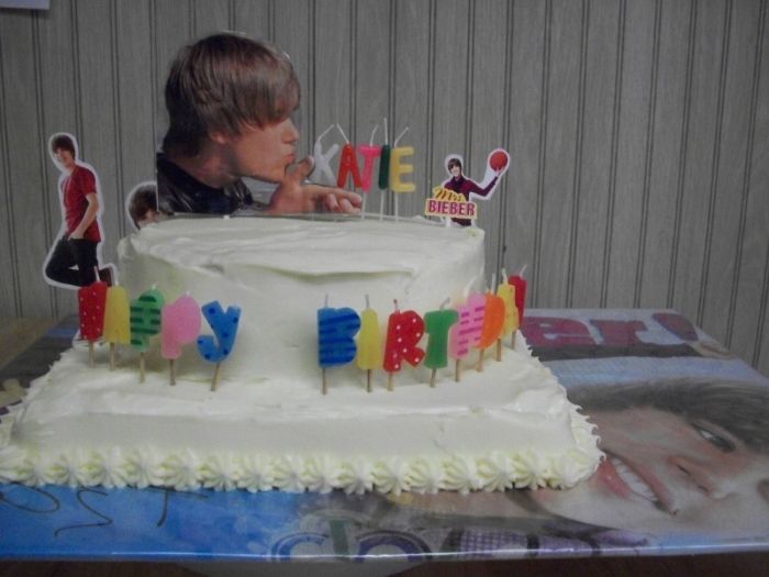 justin bieber cakes for girls. Justin Bieber Cakes (16 pics)