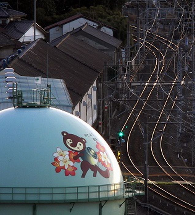 Decorated Gas Tanks in Japan (21 pics)