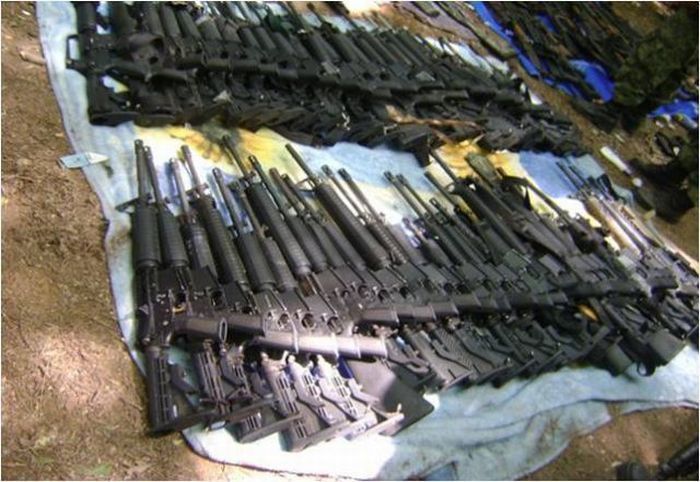 Weapons of a Mexican Drug Cartel (28 pics)