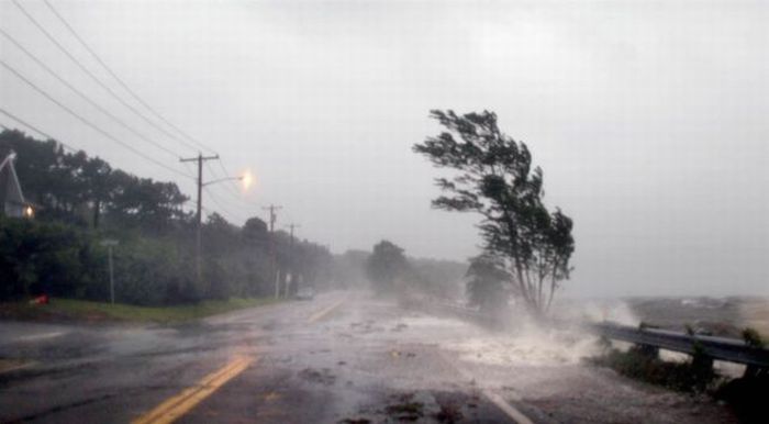 Powerful Hurricane Irene (50 pics)