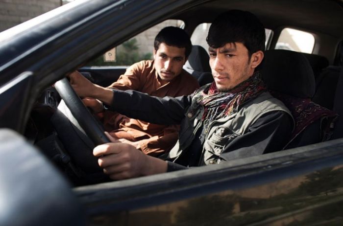 Driving School in Kabul, Afghanistan (24 pics)