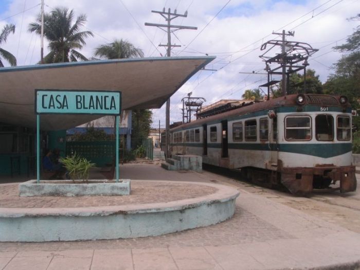 Public Transportation in Cuba (11 pics)