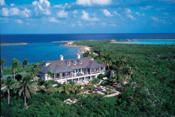 Islands Owned by Famous Celebrities (27 pics)