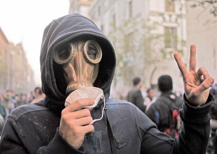 How Protesters In Egypt Protect Themselves (26 pics)