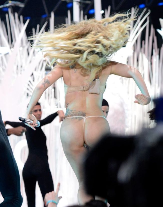 Lady Gaga at MTV VMA 2013 (10 pics)