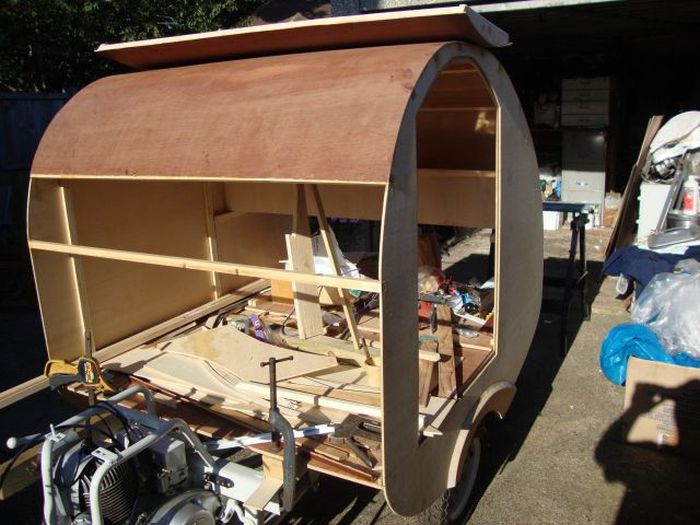 An Old Scooter Transformed into a Mobile Home (28 pics)