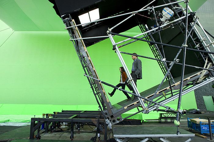 Behind The Scenes Pictures From Iconic Movies (36 pics)
