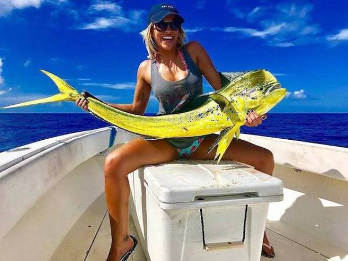 Proof That Fishing Is Unbelievably Hot (36 pics)