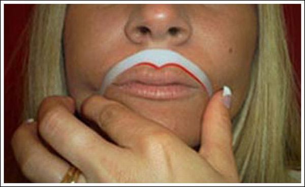 How to enlarge your lips (10 pics)