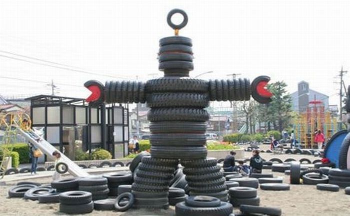 A tire park in Tokyo  (14 pics)
