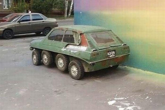 8-wheels car from Russia (5 pics)