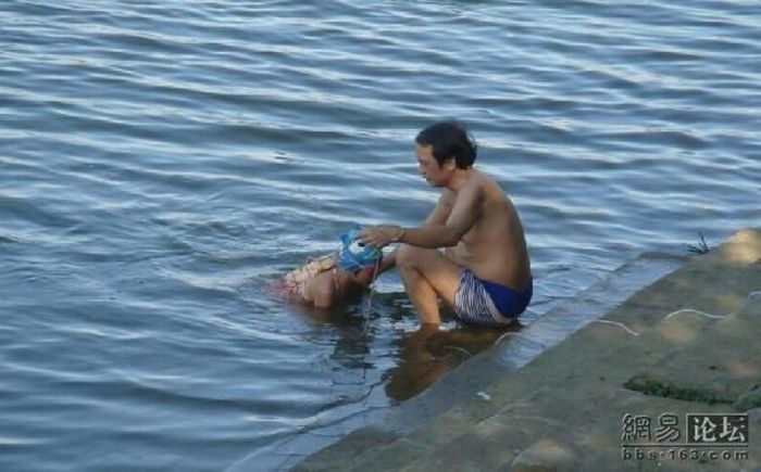 Swimming Lessons in China (6 pics)