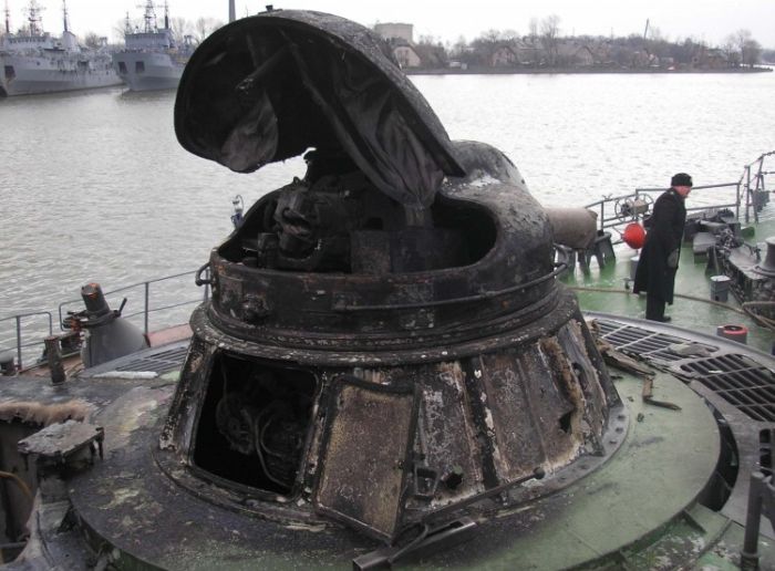 Russian ship after some accident (13 pics)