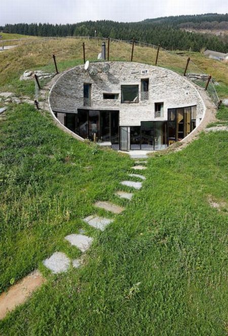 Amazing House Inside a Hill (26 pics)