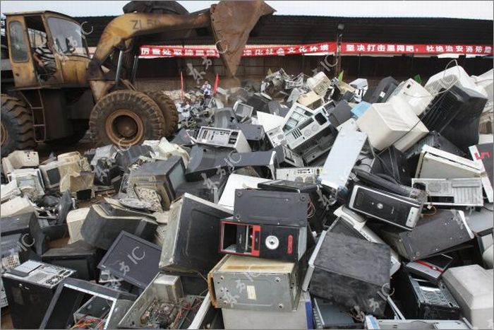 Computers Confiscated From Illegal Internet Cafes (9 pics)