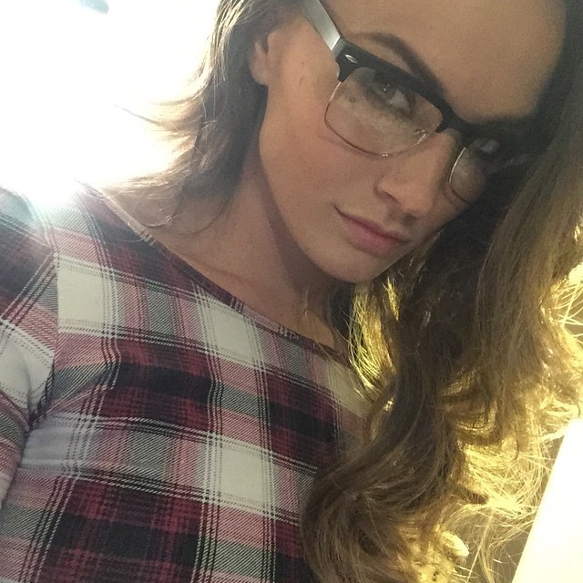 Hot Girls Wearing Glasses 30 Pics